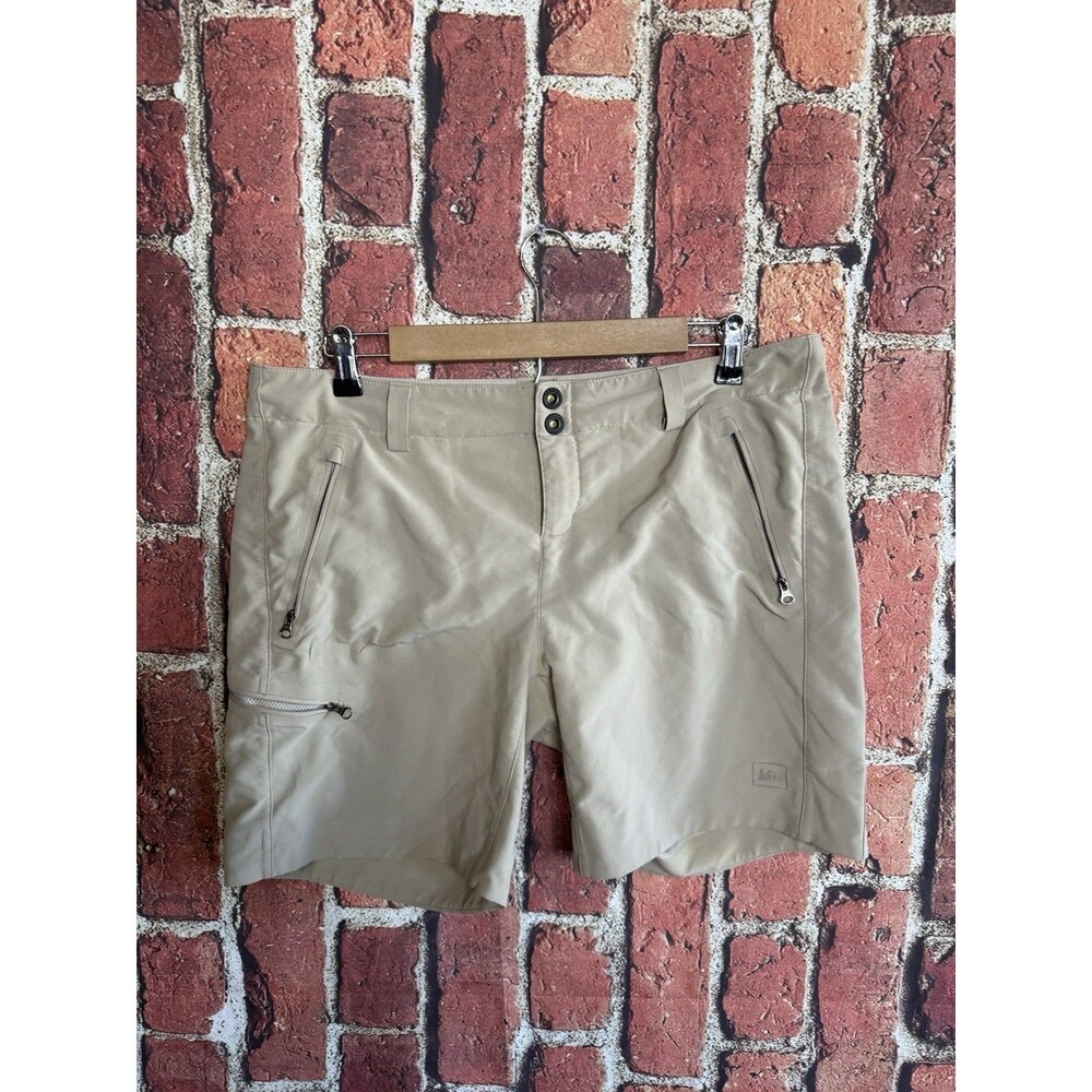 REI Womens Ivory Cargo Outdoor Hiking Shorts Size 12 Stretchy Comfort